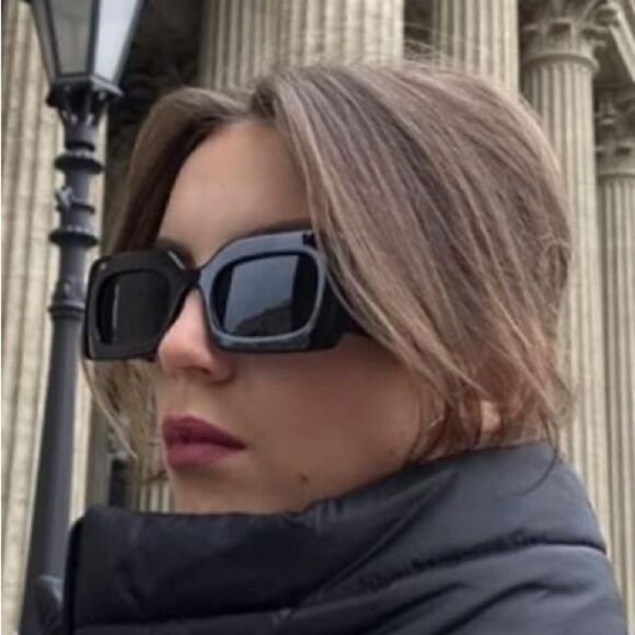 Classic Square Frame Sunglasses - Picture 1 of 4